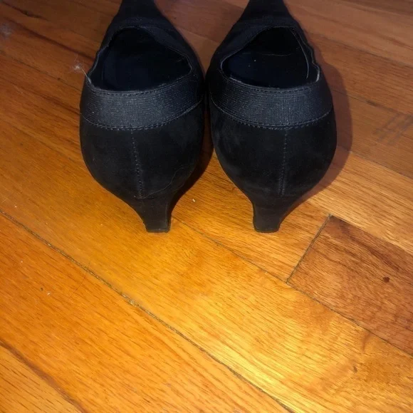 Stuart Weitzman Black Suede Russell Bromley Kitten Heels - Picture 8 of 14